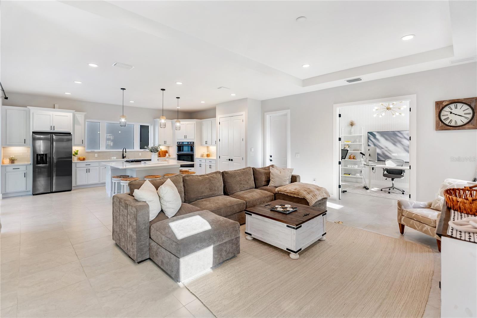 AQUA LAGOON - Residential