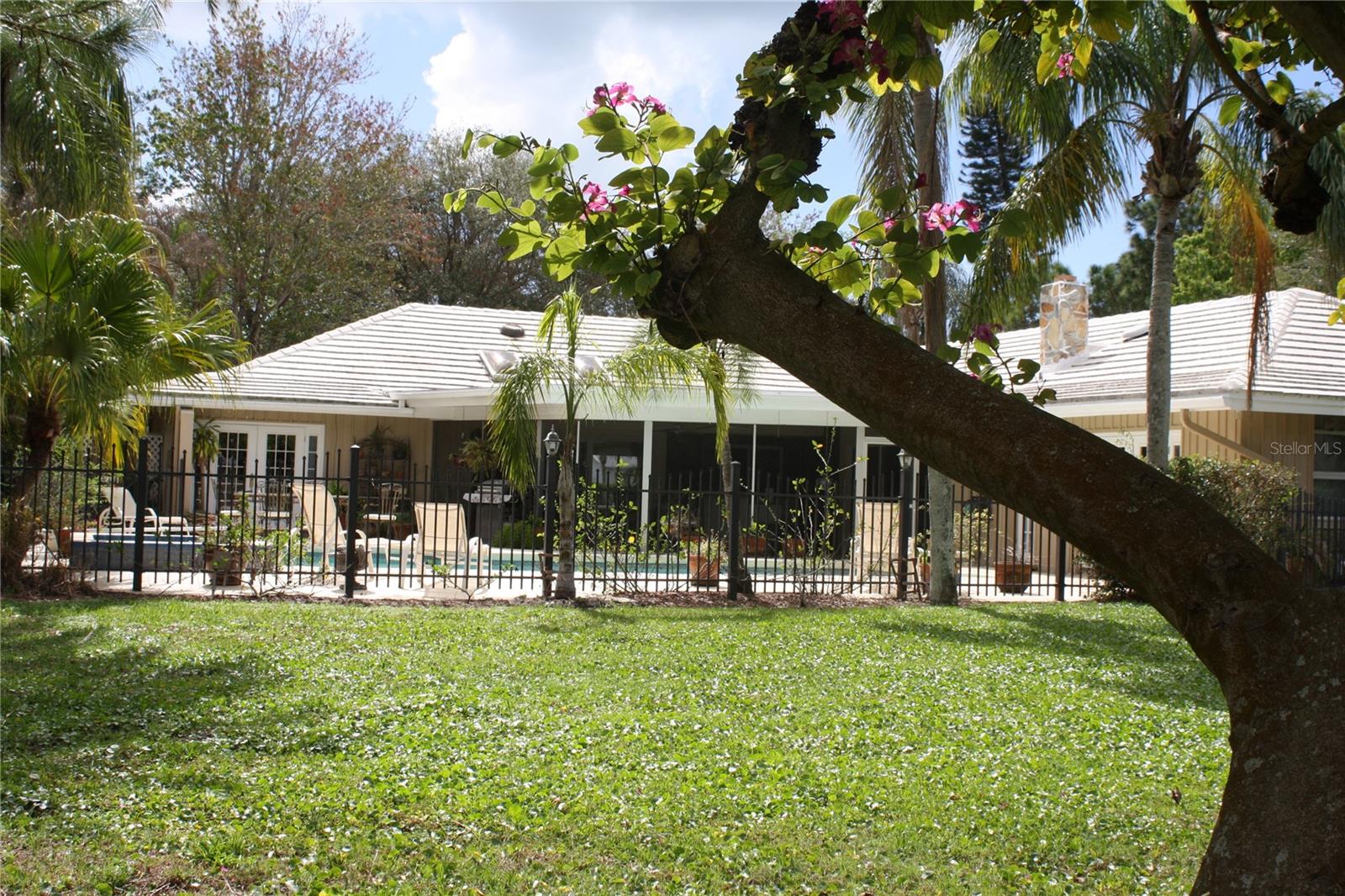 PINELLAS GROVES - Residential Lease