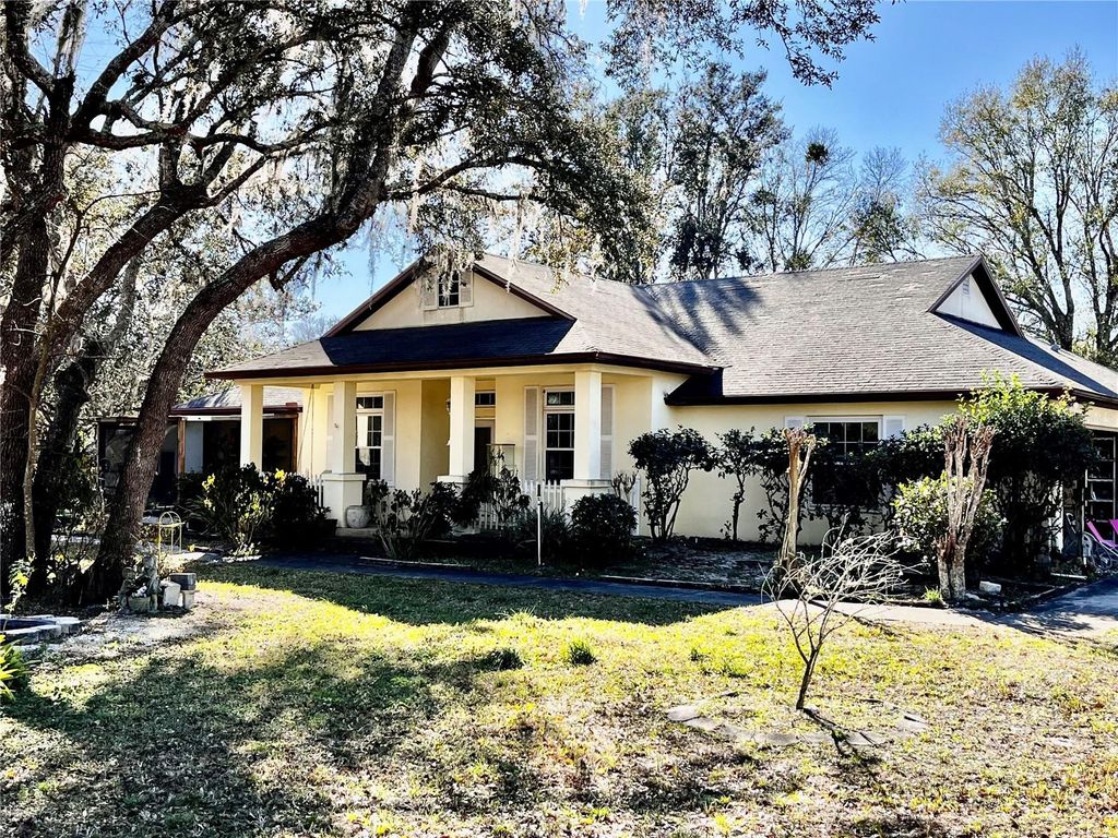 Photo of 22631 Robbins Road, Astatula, FL 34705 (MLS # O6378828)