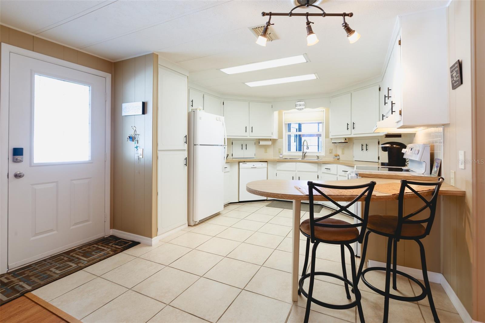 MAPLE LEAF ESTATES - Residential