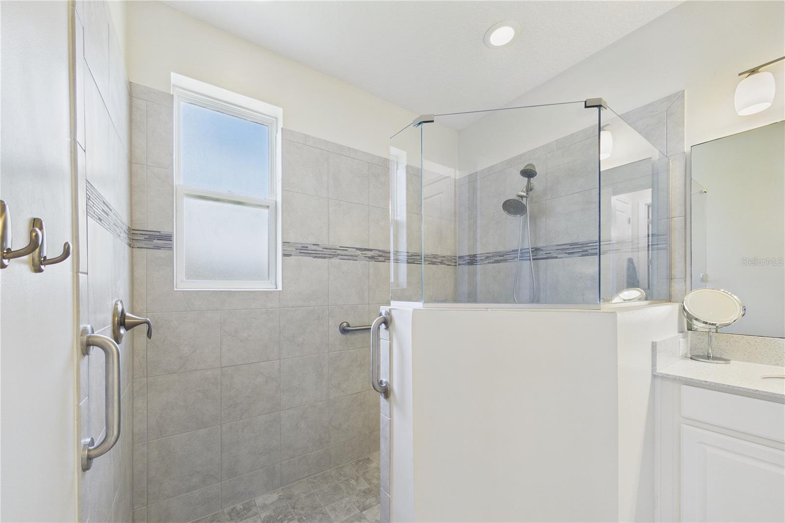 BEACON LAKE PH 1 - Residential