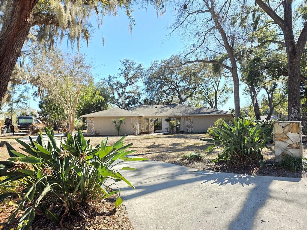 Photo of 403 Copperleaf Circle, Brandon, FL 33511 (MLS # TB8475948)