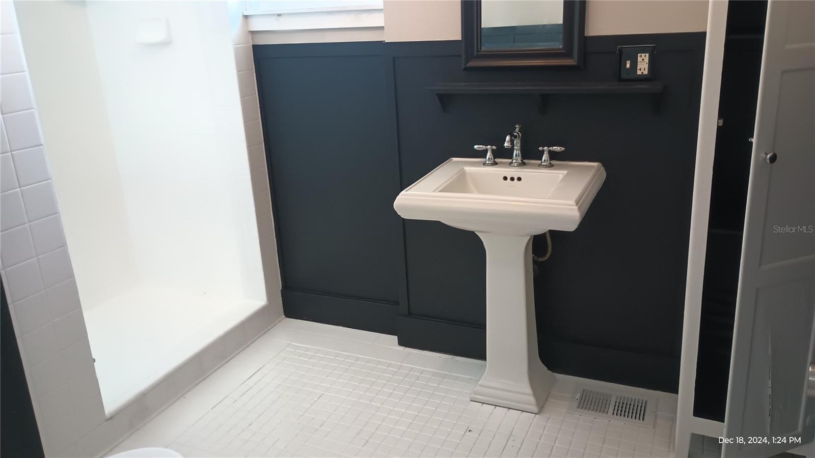 OSTEENS BLK 120 S RR DELAND - Residential Lease