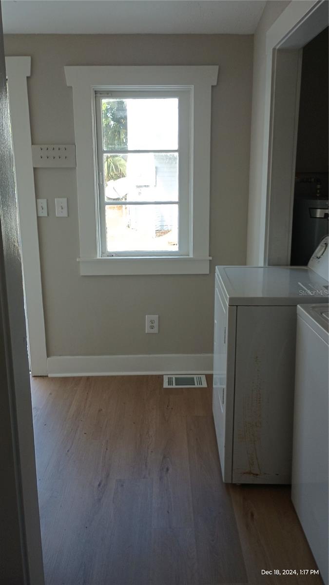 OSTEENS BLK 120 S RR DELAND - Residential Lease