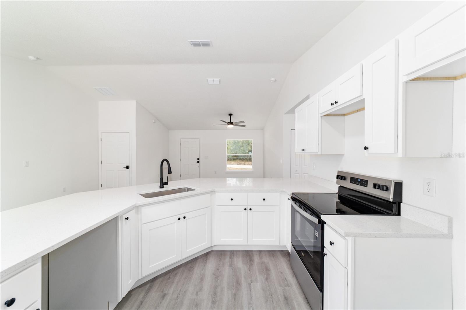 RAINBOW LAKES ESTATE - Residential