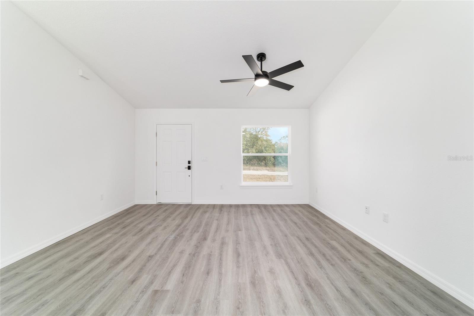 RAINBOW LAKES ESTATE - Residential