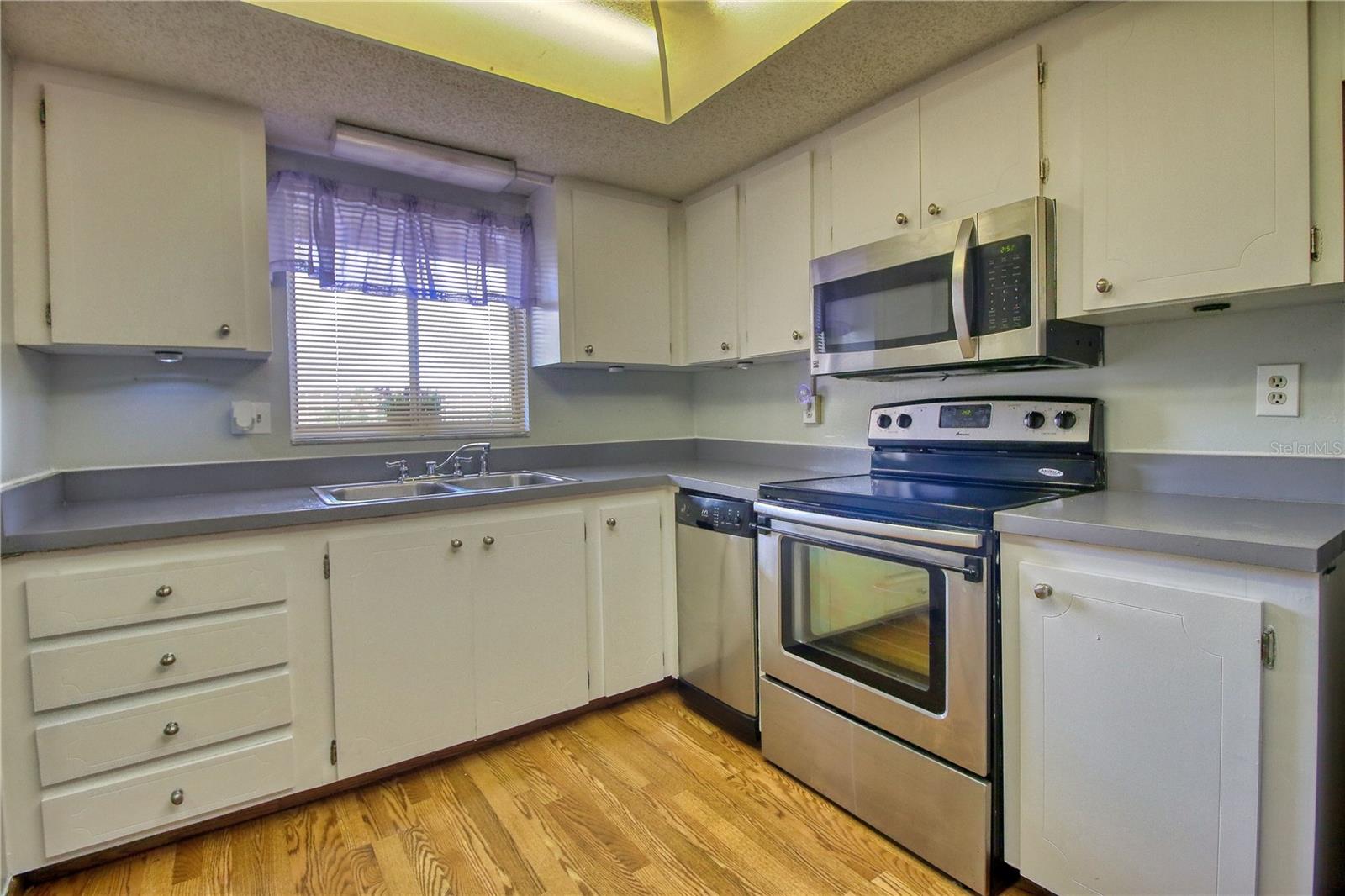 3658 LAKE BAYSHORE DRIVE 320