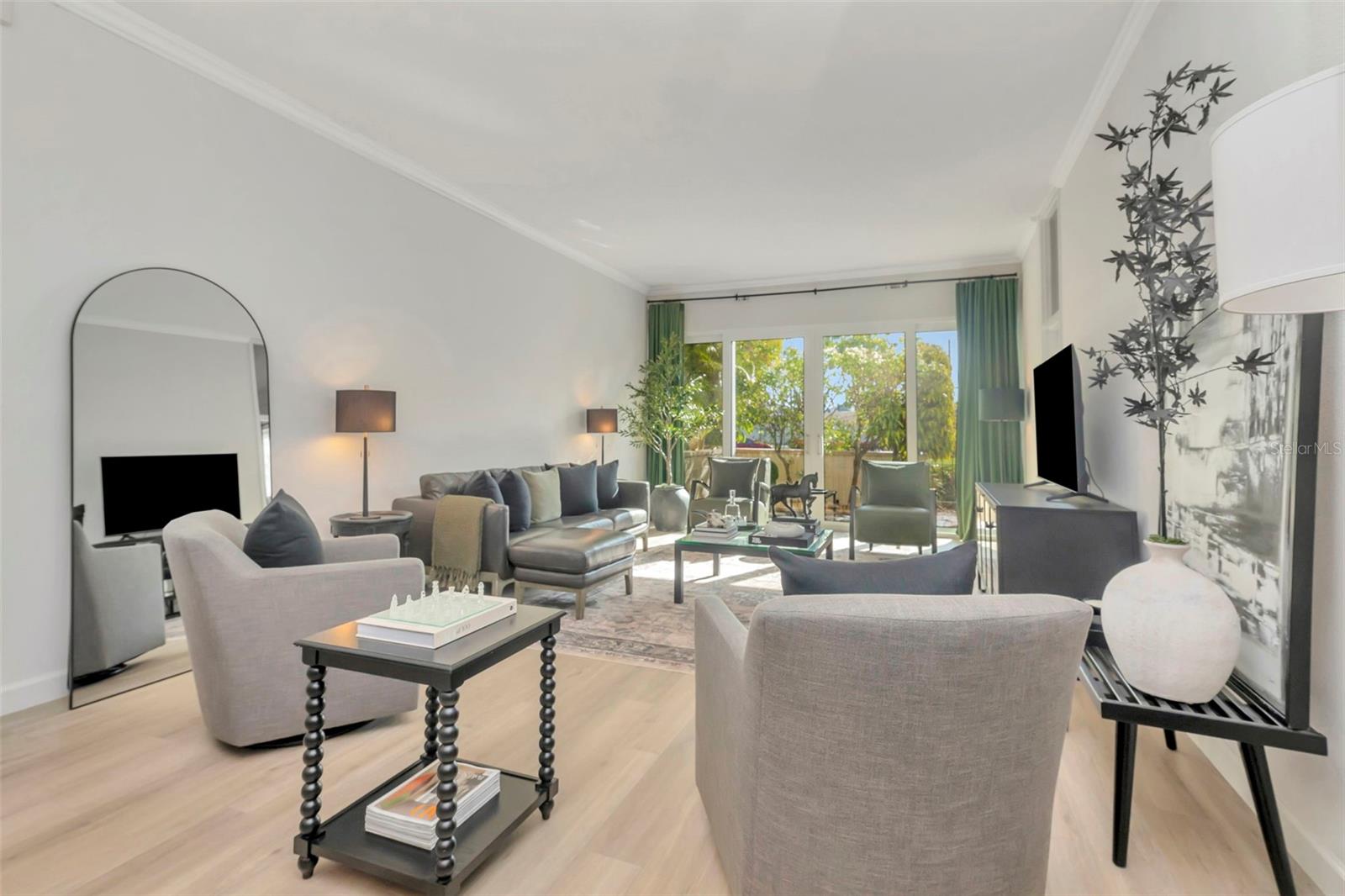 7400 SUN ISLAND DRIVE S 105