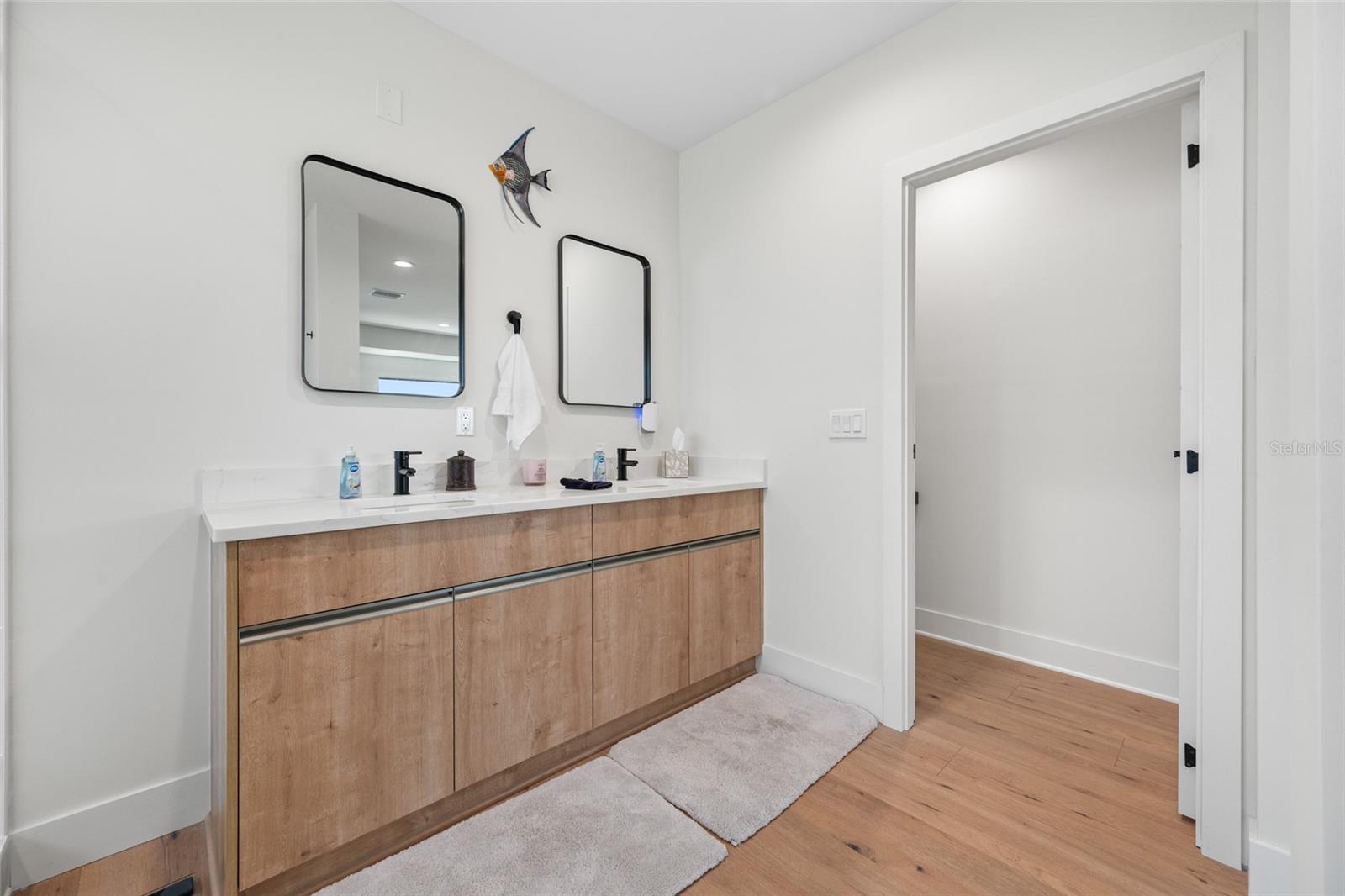 2200 BAY BLVD IRB CONDO - Residential