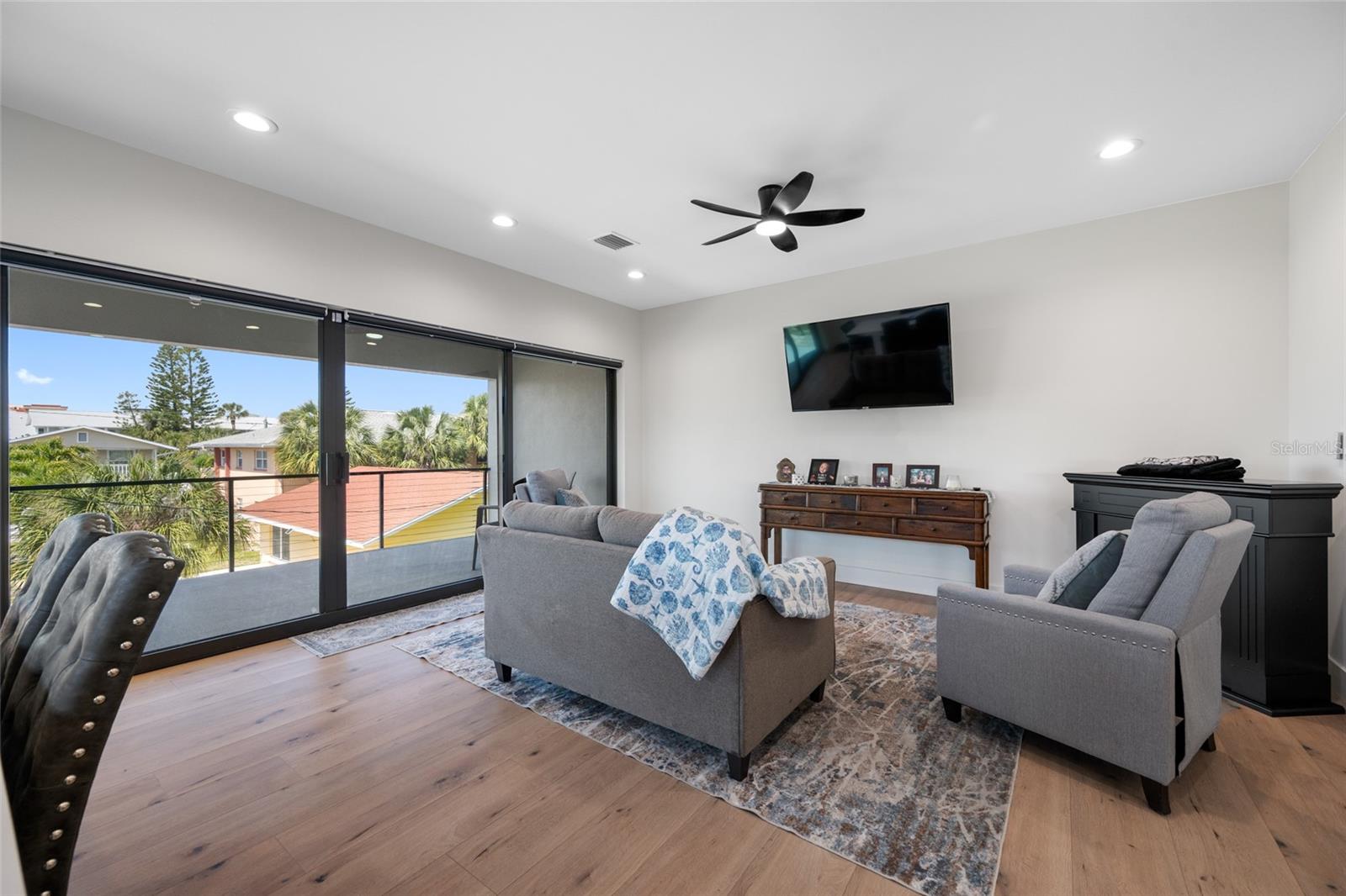 2200 BAY BLVD IRB CONDO - Residential