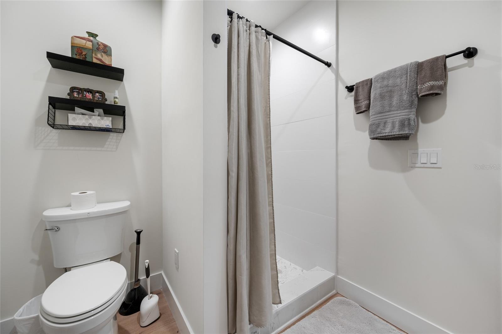 2200 BAY BLVD IRB CONDO - Residential