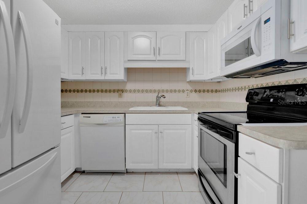 VALENCIA VILLAGE - Residential