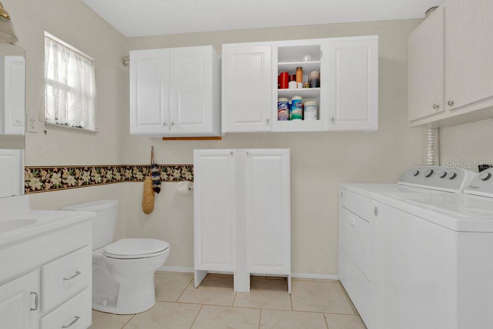 VALENCIA VILLAGE - Residential