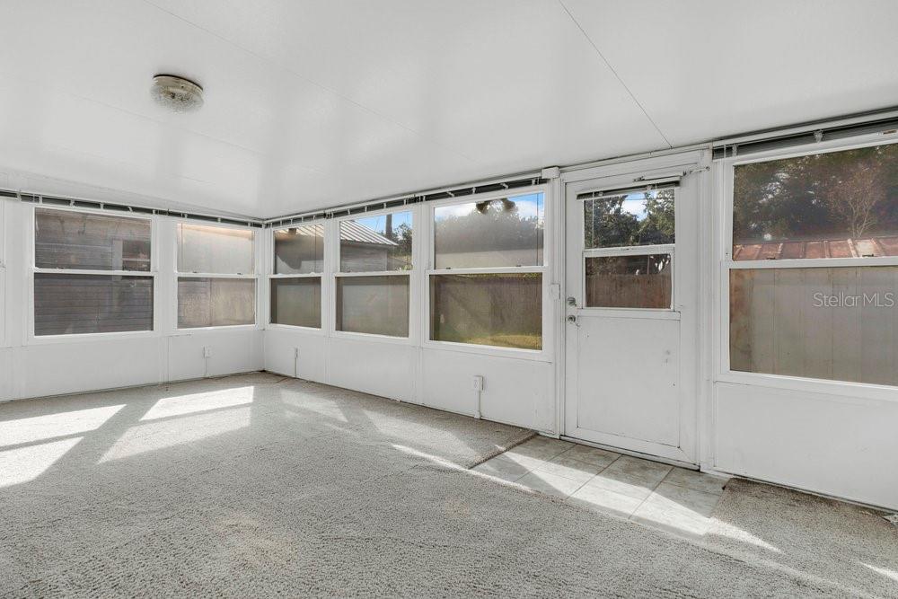 VALENCIA VILLAGE - Residential