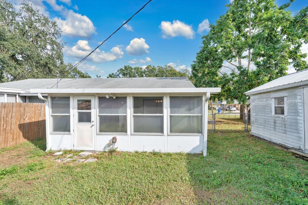 VALENCIA VILLAGE - Residential