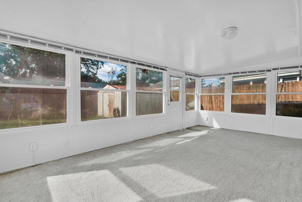 VALENCIA VILLAGE - Residential