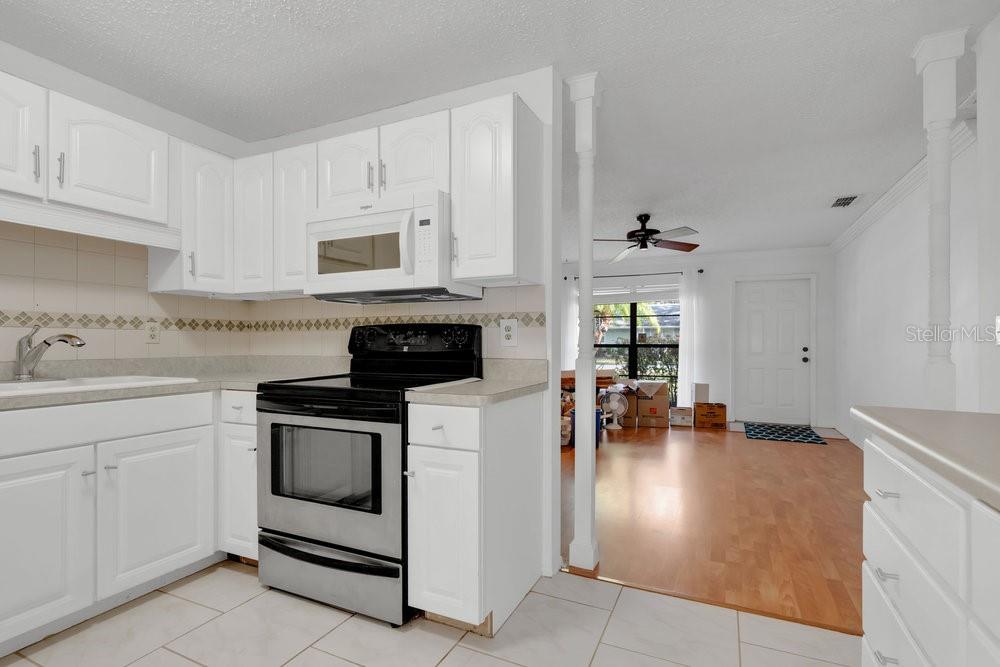 VALENCIA VILLAGE - Residential