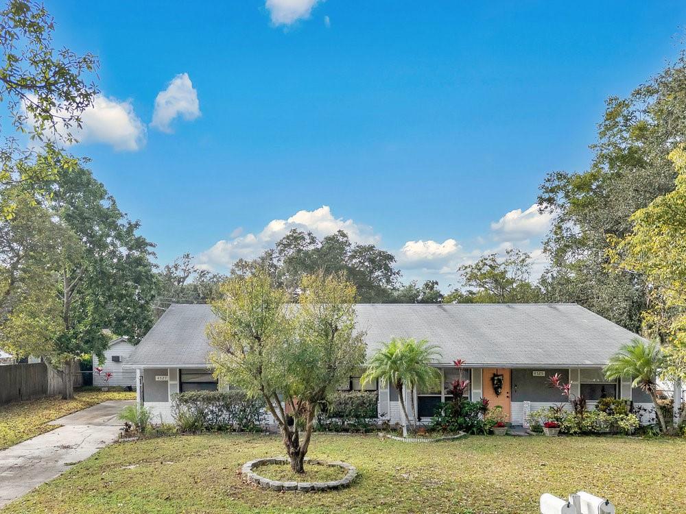 VALENCIA VILLAGE - Residential