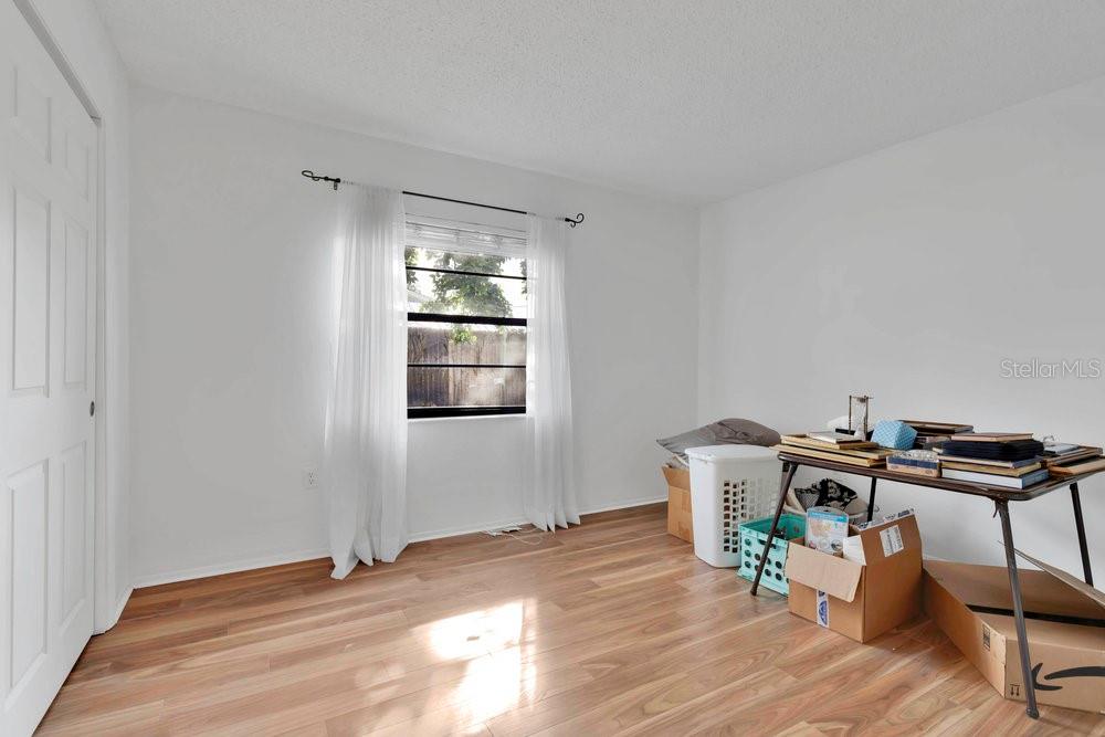 VALENCIA VILLAGE - Residential