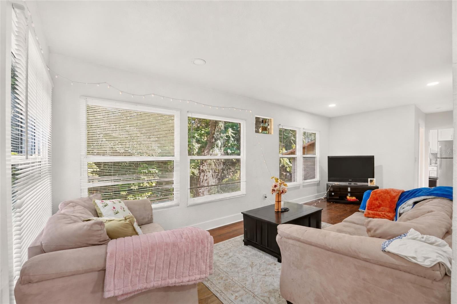 605 SW 9TH STREET