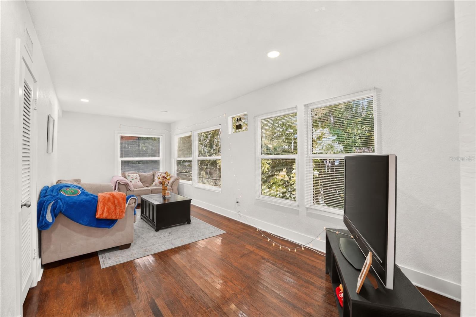 605 SW 9TH STREET