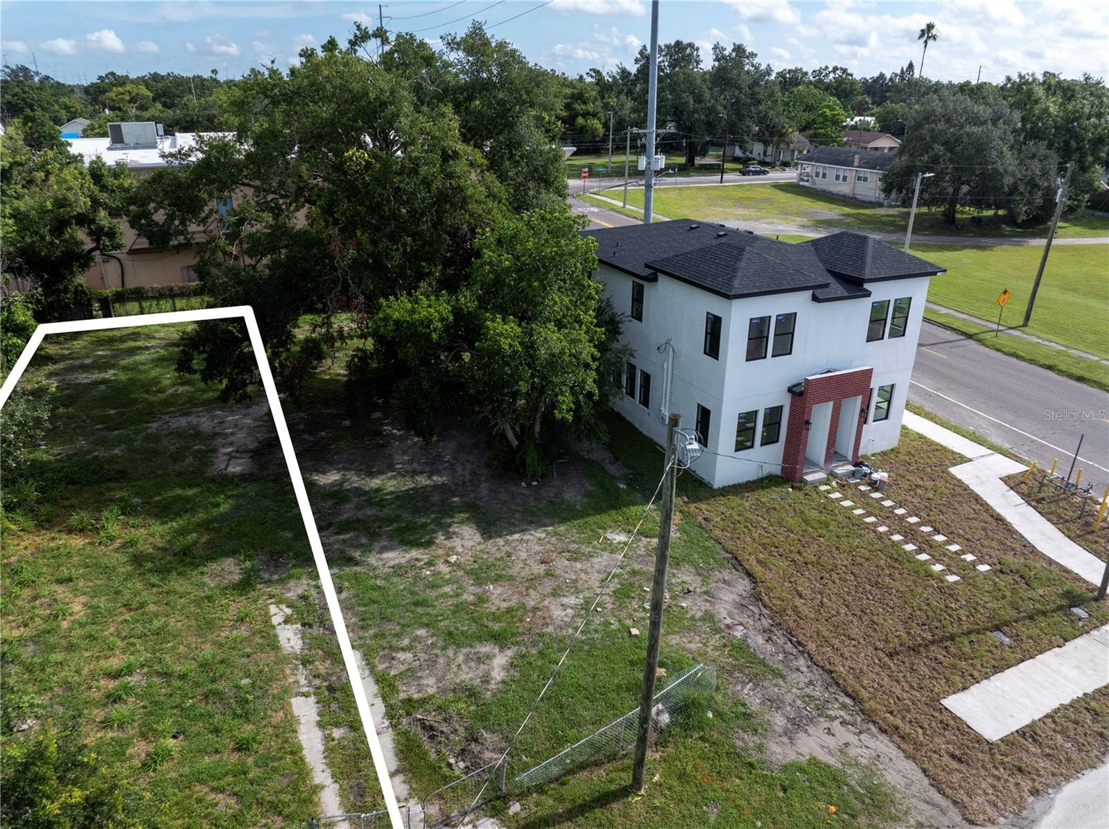 Double Lot – Ready-to-Build in Ybor City!
Prime vacant land in Historic Ybor City approved to build 2 townhomes. Surrounded by new builds, renovated historic homes, and ongoing redevelopment, this property is just minutes to downtown Tampa, Channelside, Water Street and the future home of Gasworx.
Adjacent lot also available—purchase both for a 4-townhome development opportunity. Zoned for high-growth potential, with easy access to I-4, I-275, and Selmon Expressway. Perfect for builders, investors, and developers seeking immediate project potential in one of Tampa’s fastest-appreciating areas.