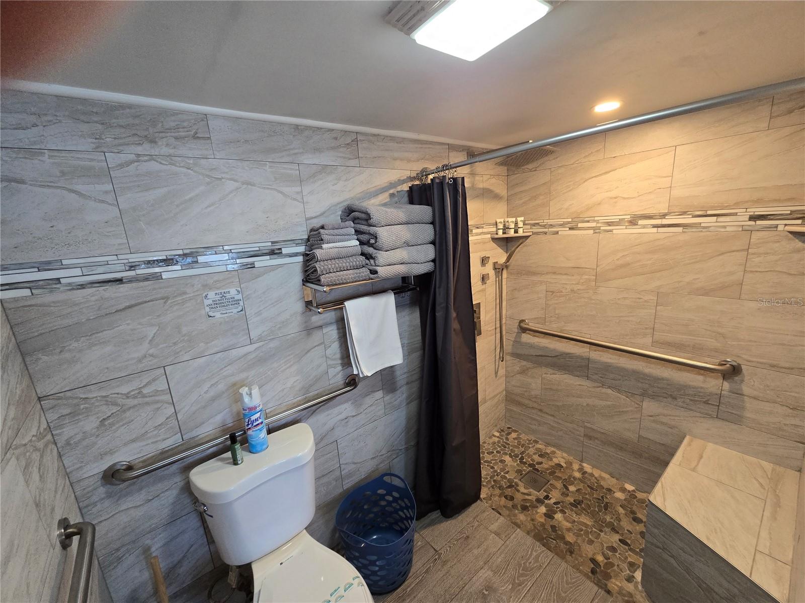 ISLAND RESORT AT MARINERS CLUB - Residential