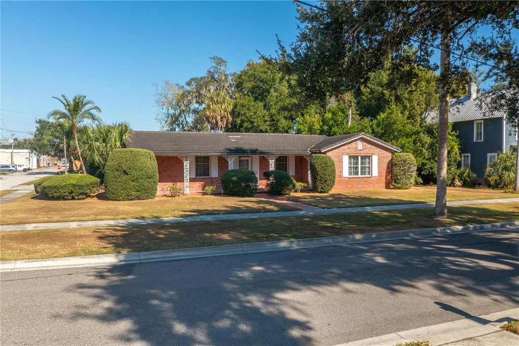 Photo of 510 E Parker St, Bartow, FL 33830 (MLS # L4957385)
