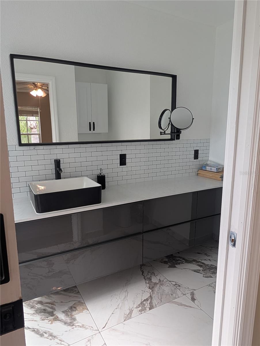TRAFALGAR SQUARE - Residential Lease