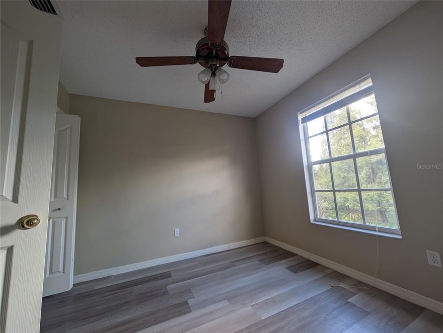 END UNIT TOWNHOUSE OVERLOOKING CONSERVATION. GATED COMMUNITY, 3 BEDROOMS, 2 & 1/2 BATHS, EAT IN KITCHEN WITH SPACIOUS PANTRY. LIVING ROOM DINING ROOM COMBO, LAUNDRY CLOSET UPSTAIRS WITH WASHER & DRYER INCLUDED. LINEN CLOSET, CEILING FAN/S, TILE FLOORS AND LAMINATE FLOORING THROUGHOUT. SCREENED PATIO WITH STORAGE CLOSET, OPEN AIR PATIO AS WELL. SINGLE CAR GARAGE WITH OPENER. GROUNDS MAINTENACE INCLUDED. ONE SMALL DOG WITH APPROVAL, 20 LBS./ 20 IN. NO CATS. SEPERATE HOA APPLICATION, FEE, AND APPROVAL REQUIRED. PLEASE ALLOW 7 TO 14 DAYS FOR HOA BOARD APPROVAL ONCE ALL PAPERWORK/DOCUMENTS IS SUBMITTED.