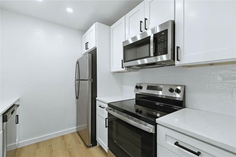 Tiny photo for 840 NE 3rd Street #100, Ocala, FL 34470 (MLS # OM726521)