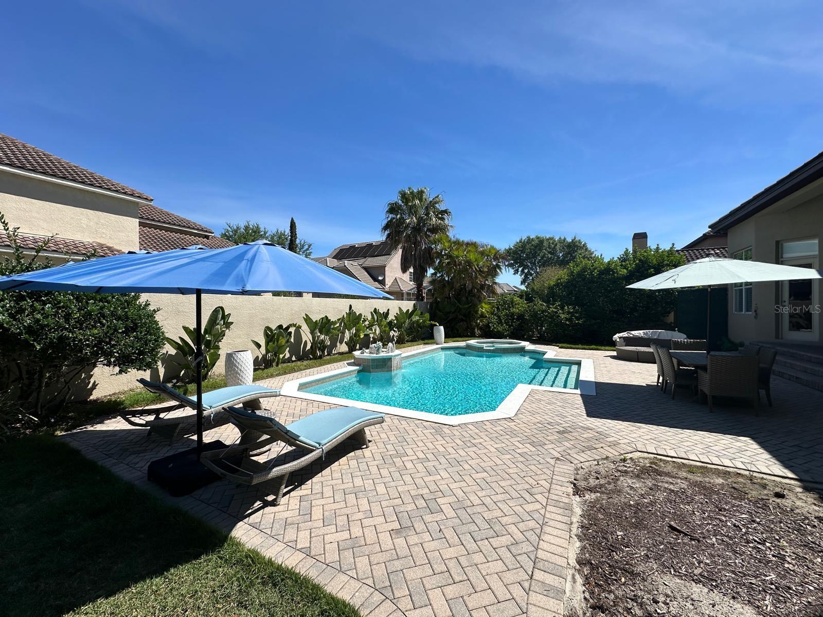 PALM LAKE - Residential