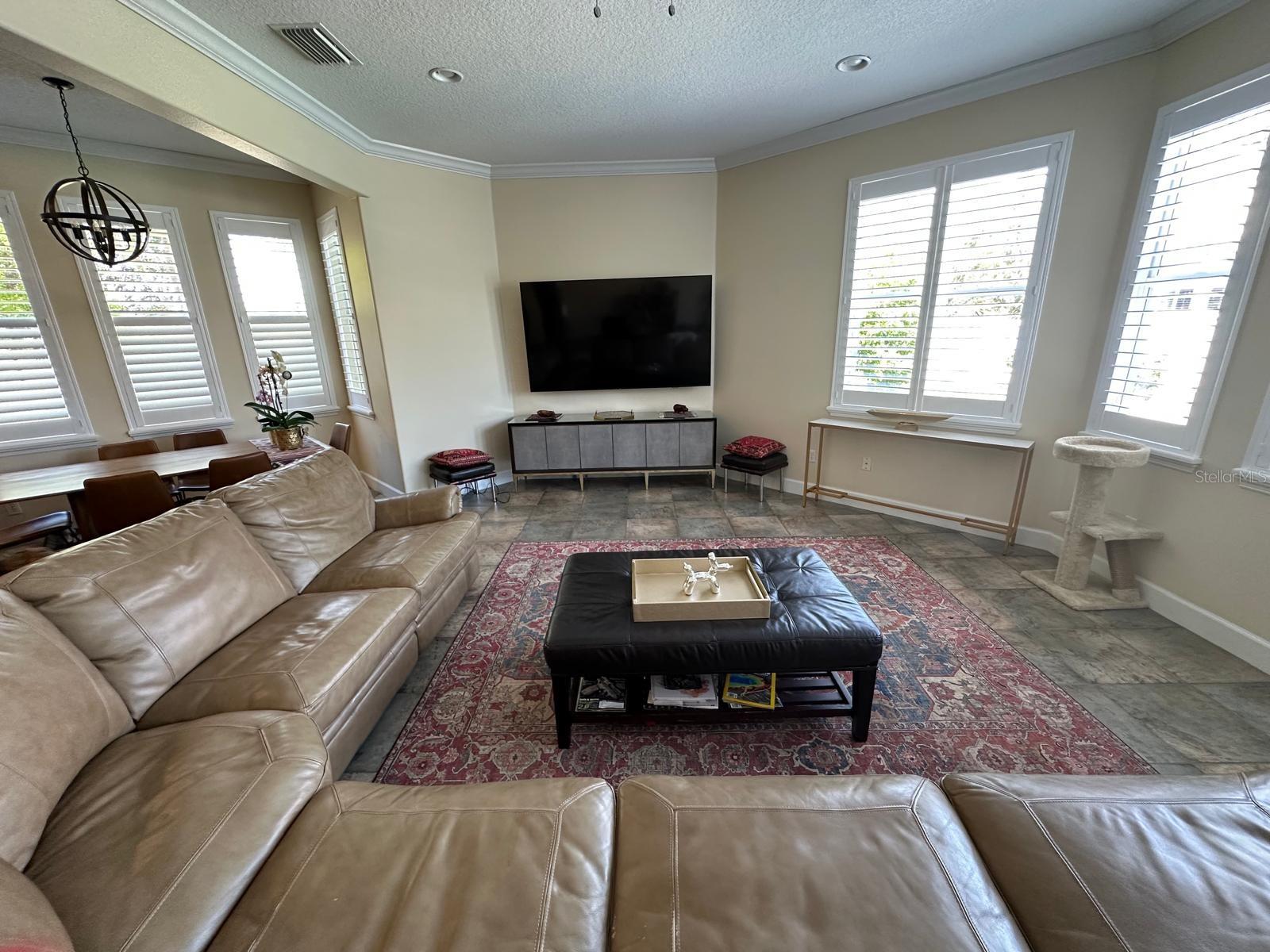 PALM LAKE - Residential