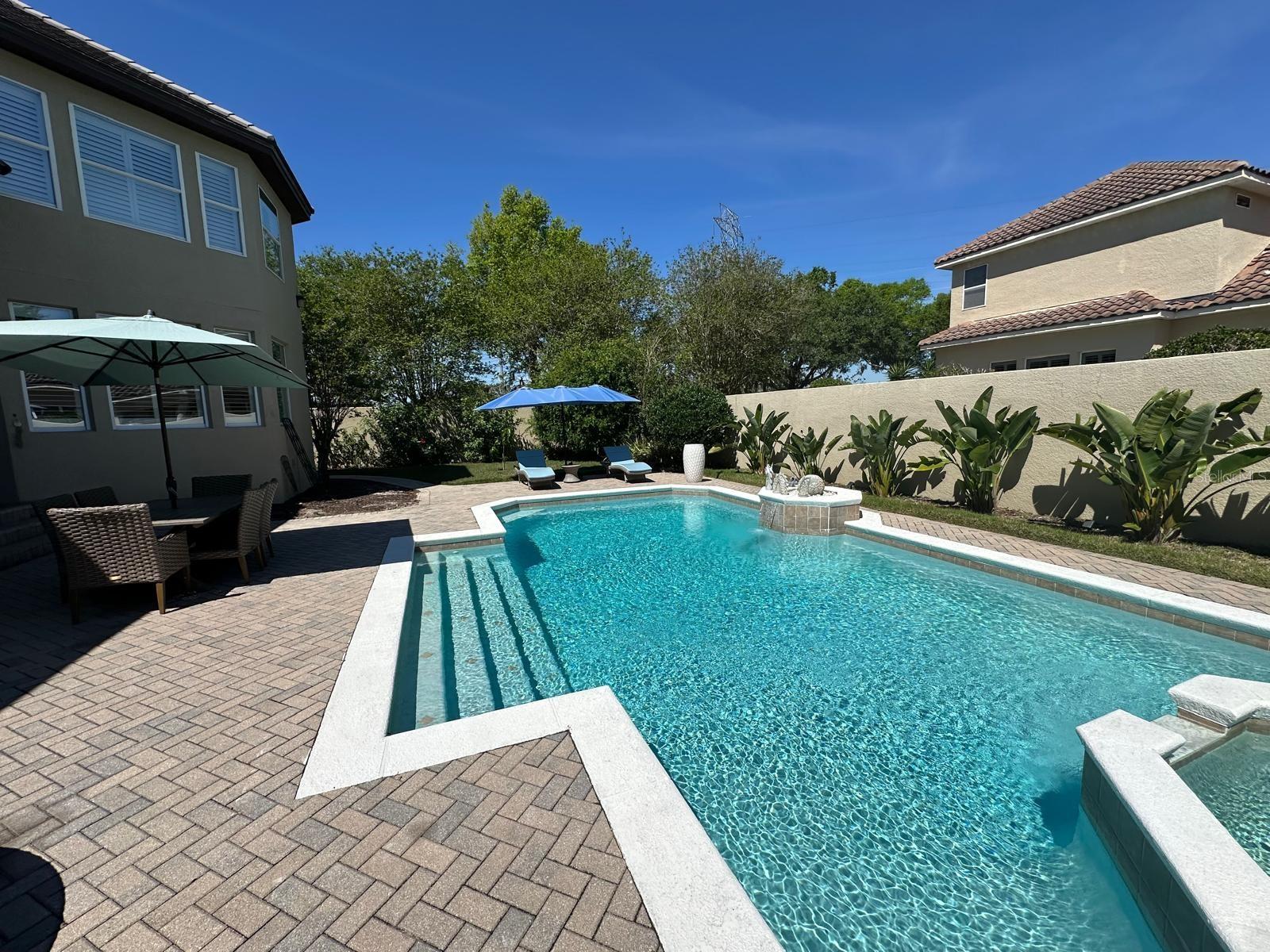 PALM LAKE - Residential