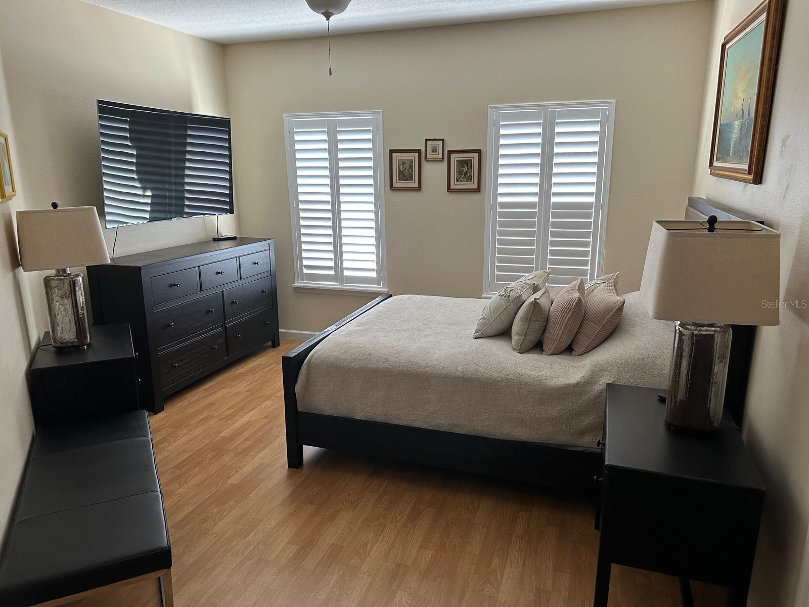 PALM LAKE - Residential