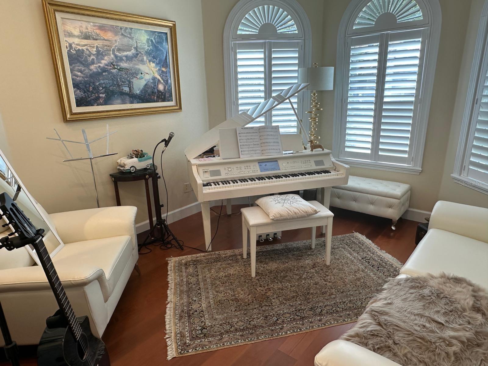 PALM LAKE - Residential