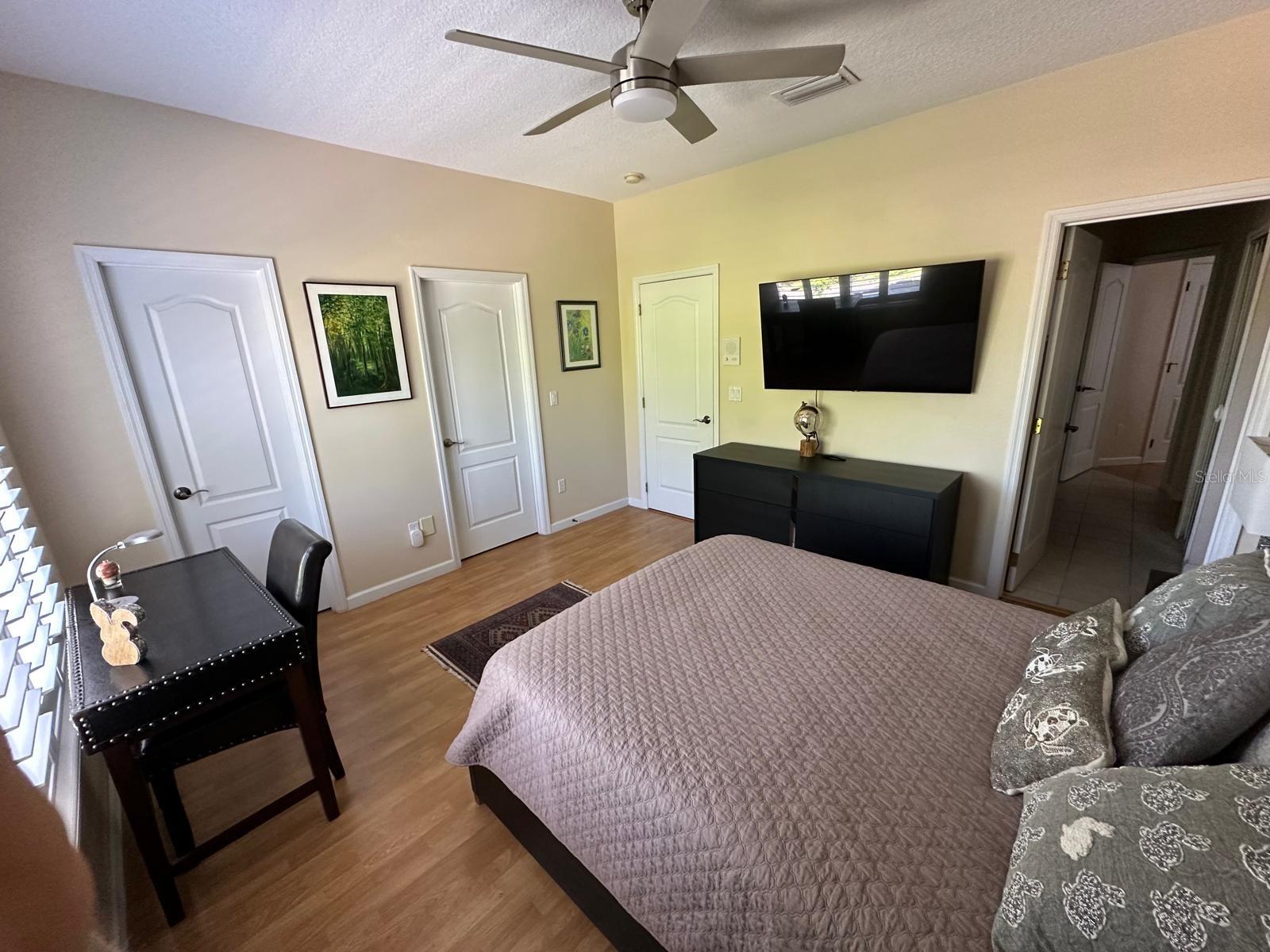 PALM LAKE - Residential