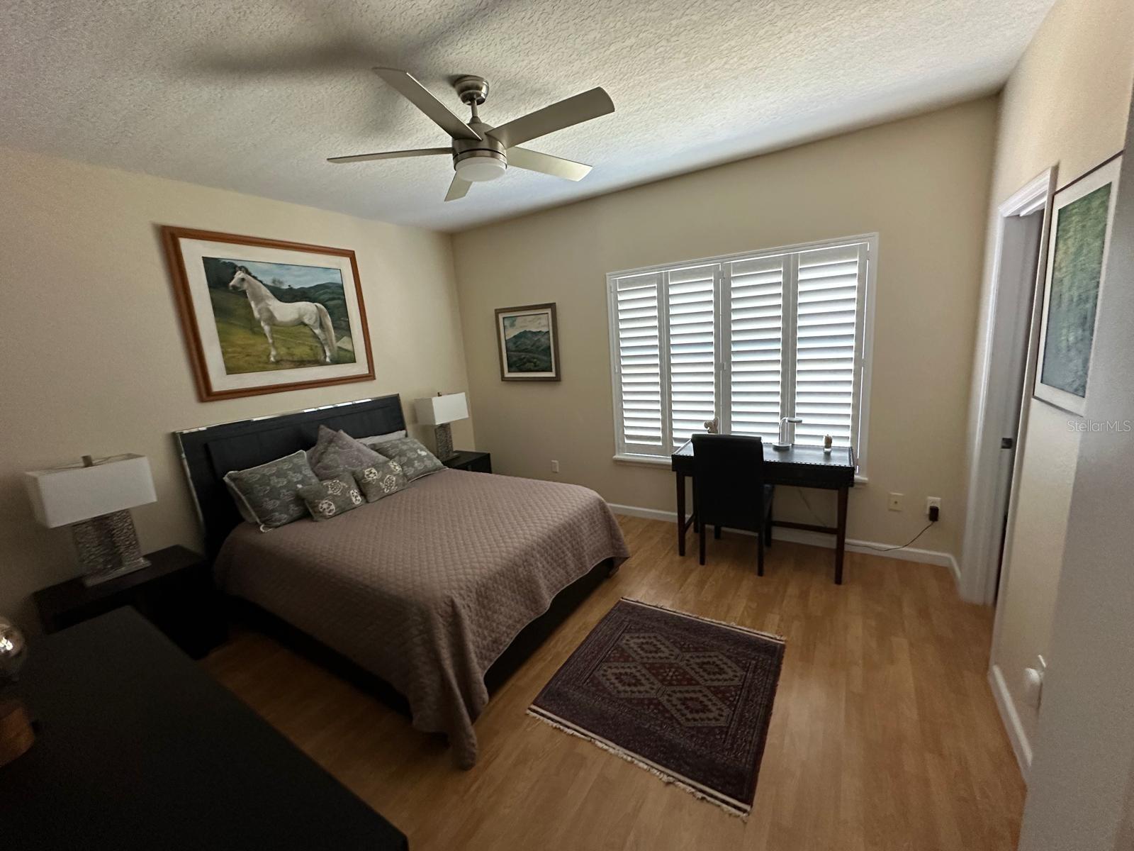 PALM LAKE - Residential