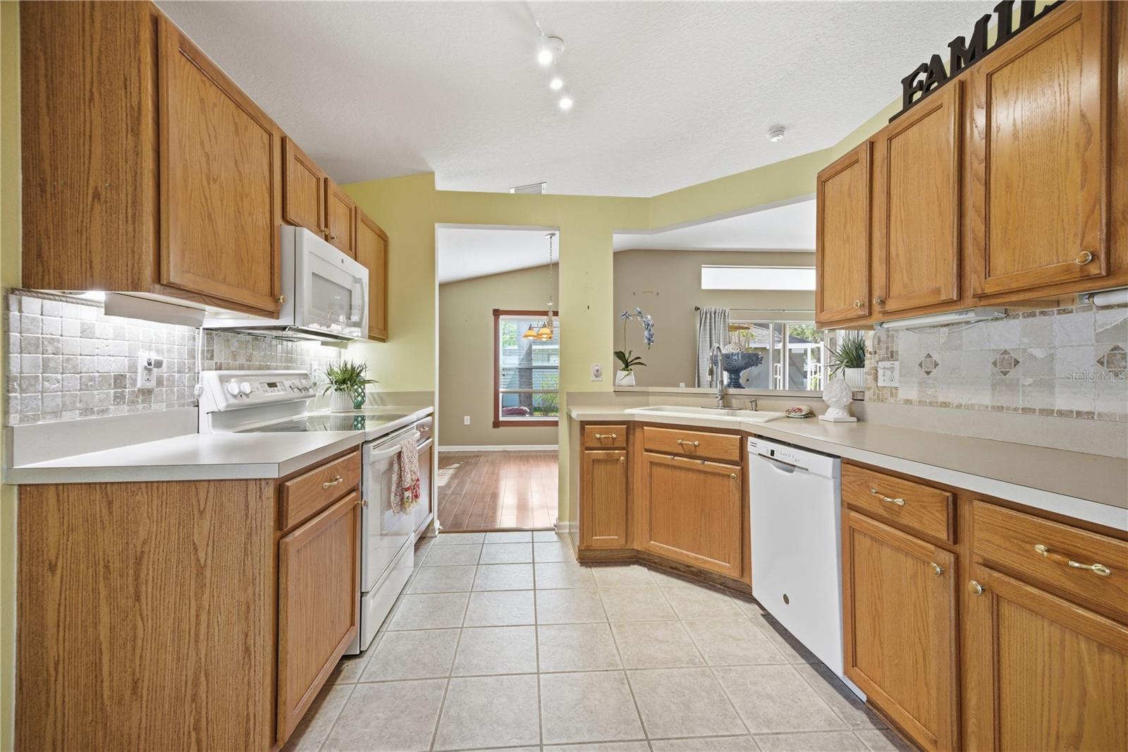 LEXINGTON OAKS VILLAGES 21 & 22 - Residential