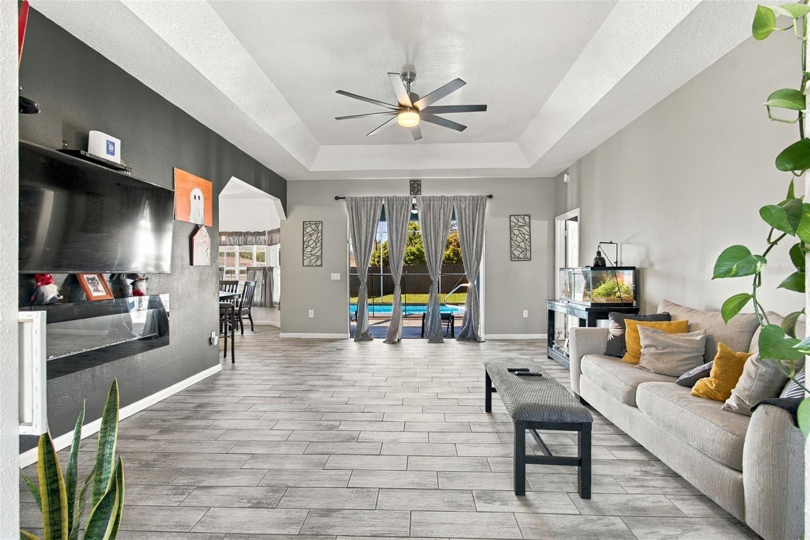 1581 LARKIN ROAD