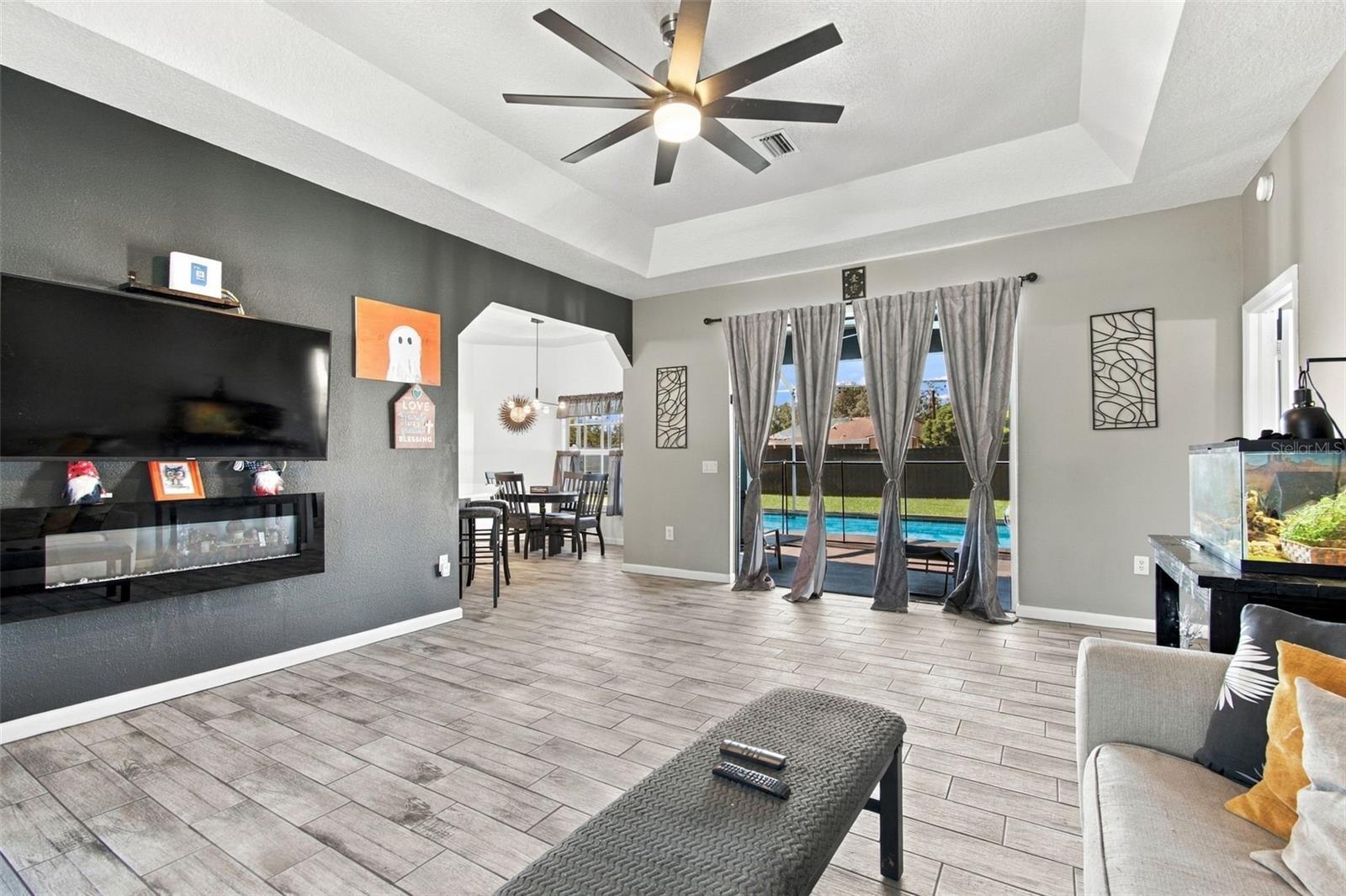 1581 LARKIN ROAD