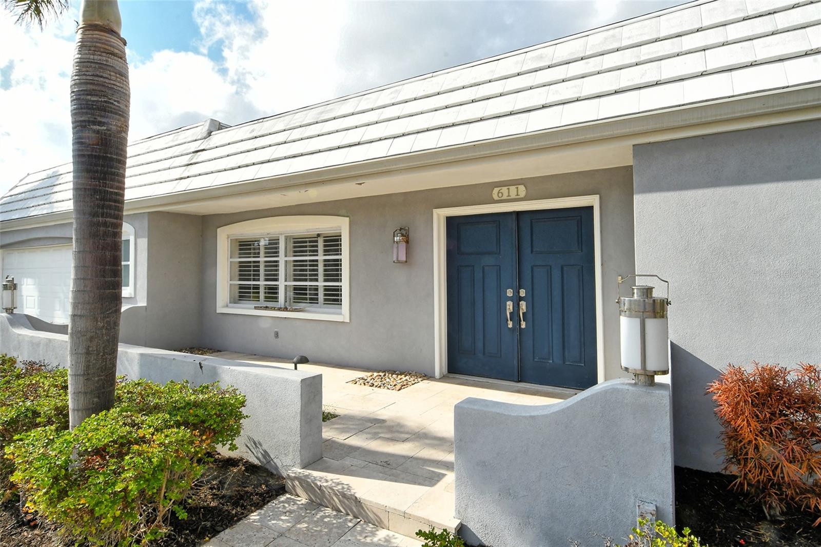 COUNTRY CLUB SHORES - Residential