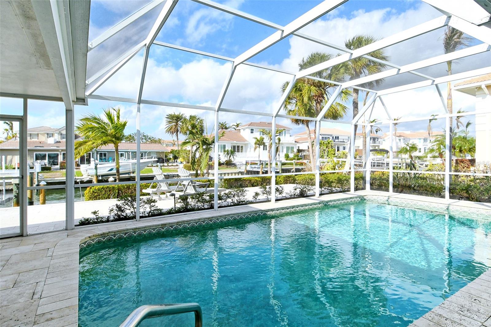 COUNTRY CLUB SHORES - Residential