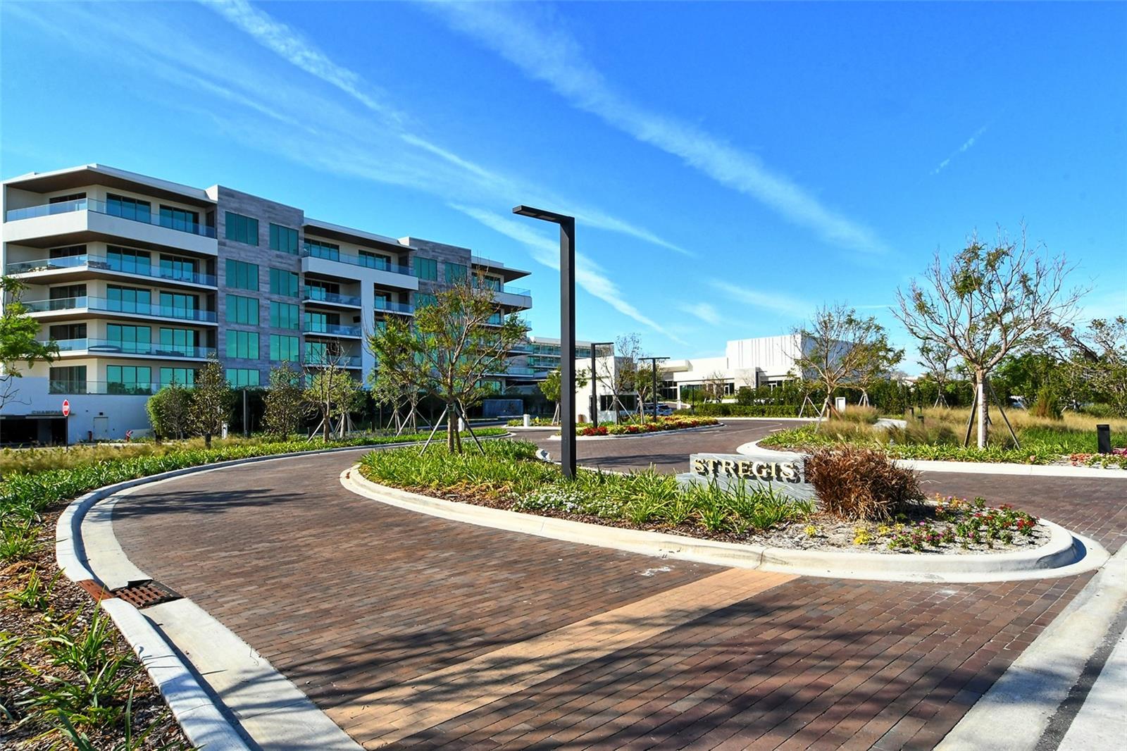 COUNTRY CLUB SHORES - Residential