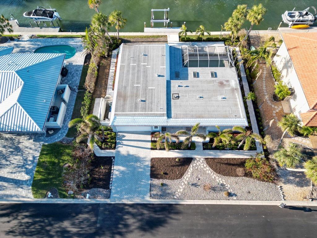 COUNTRY CLUB SHORES - Residential