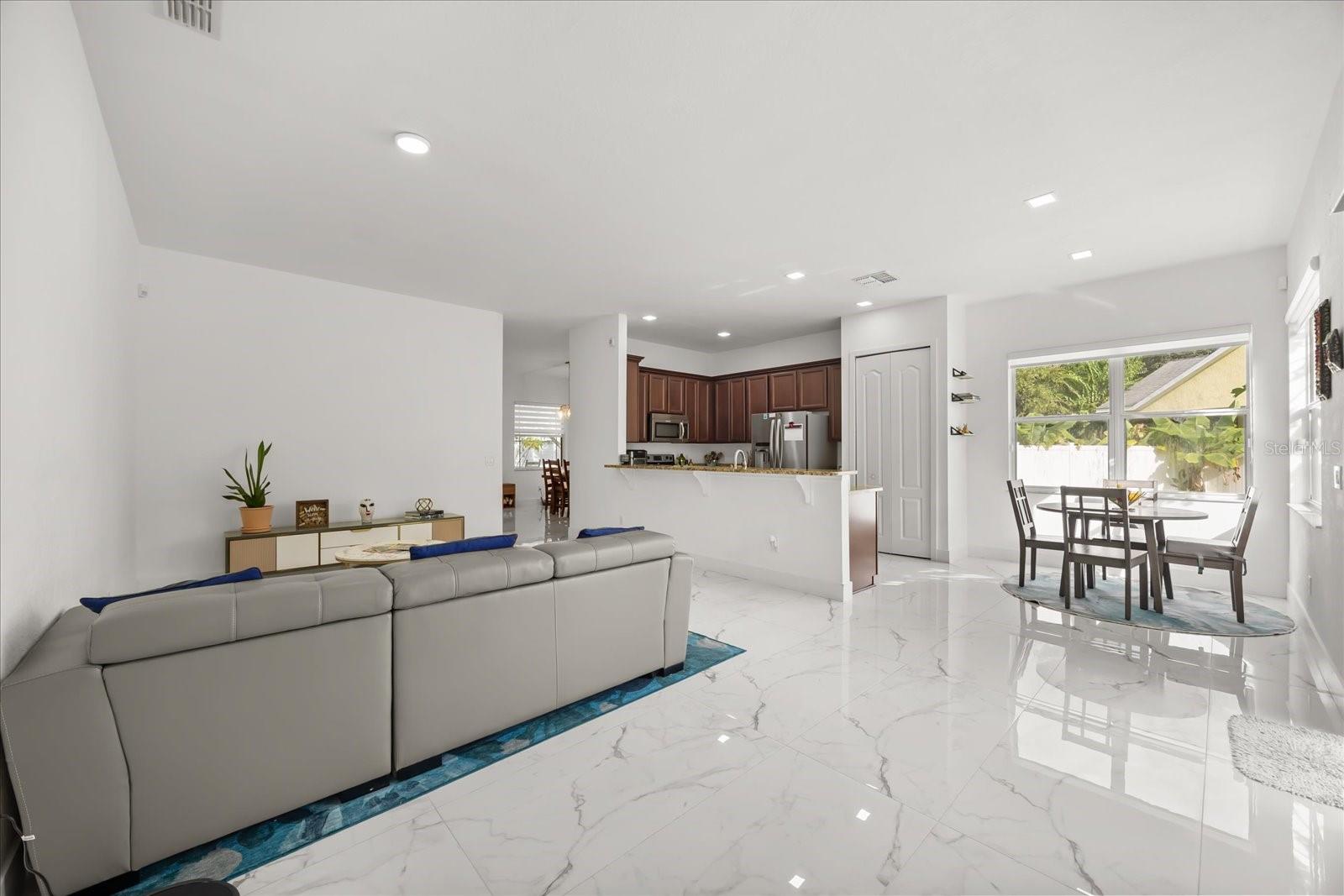 PRESTON SQUARE - Residential