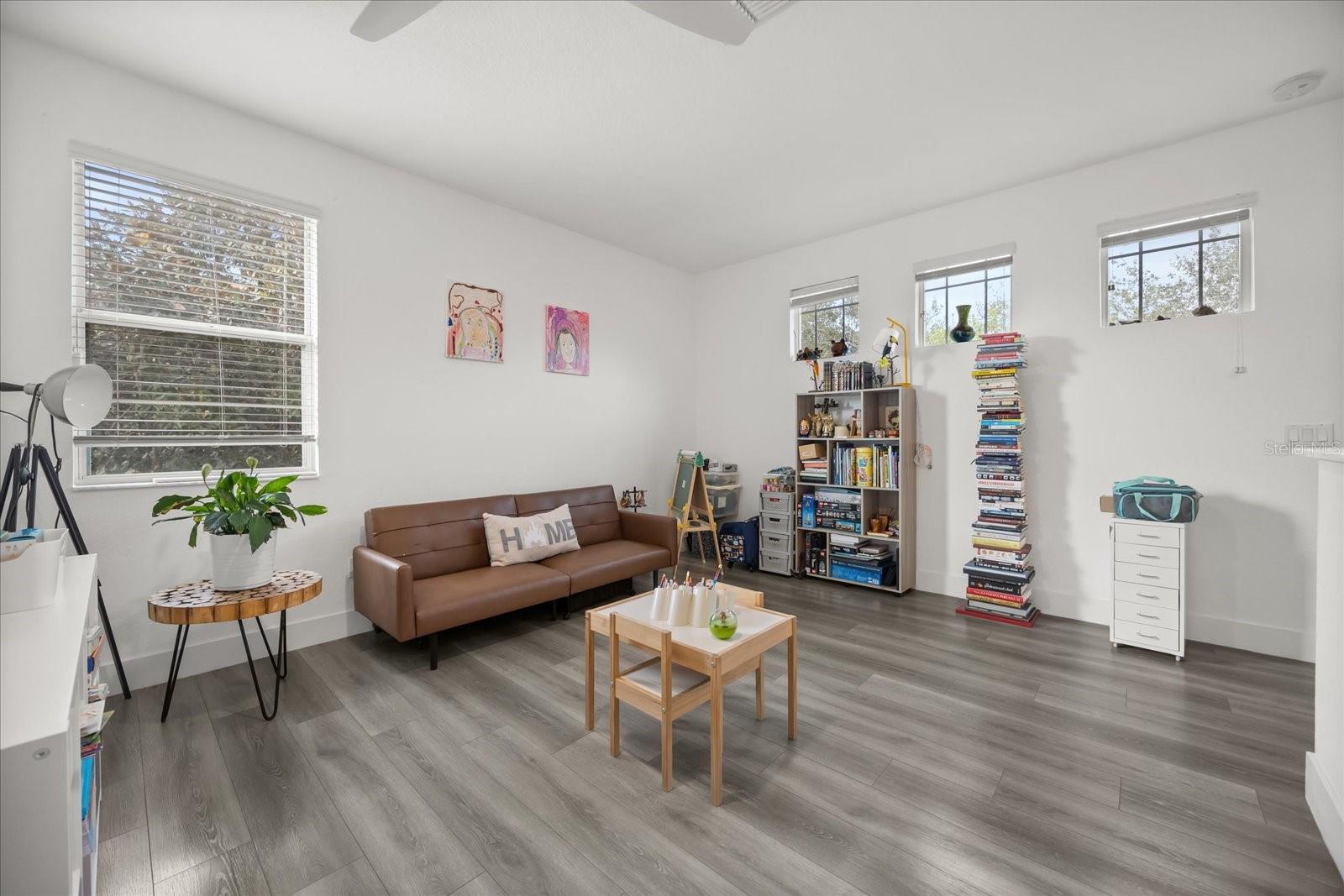 PRESTON SQUARE - Residential