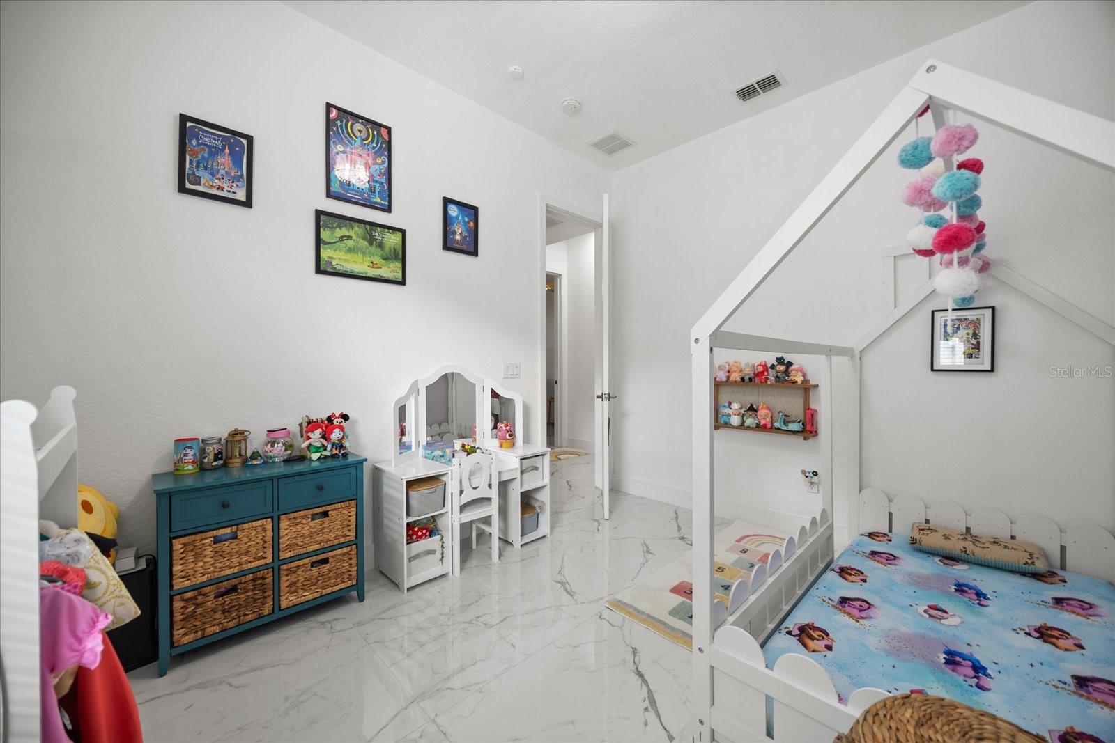 PRESTON SQUARE - Residential