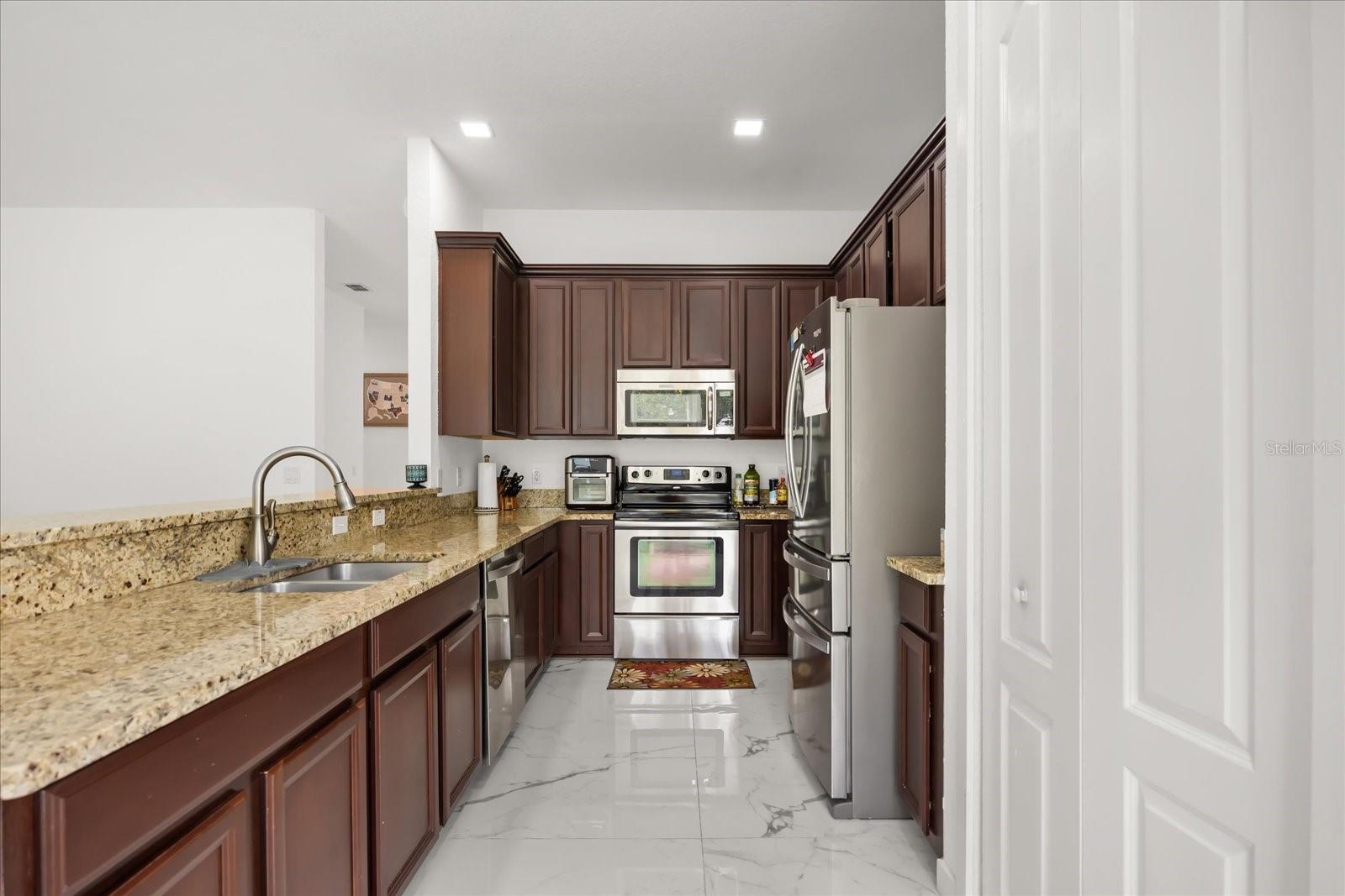 PRESTON SQUARE - Residential