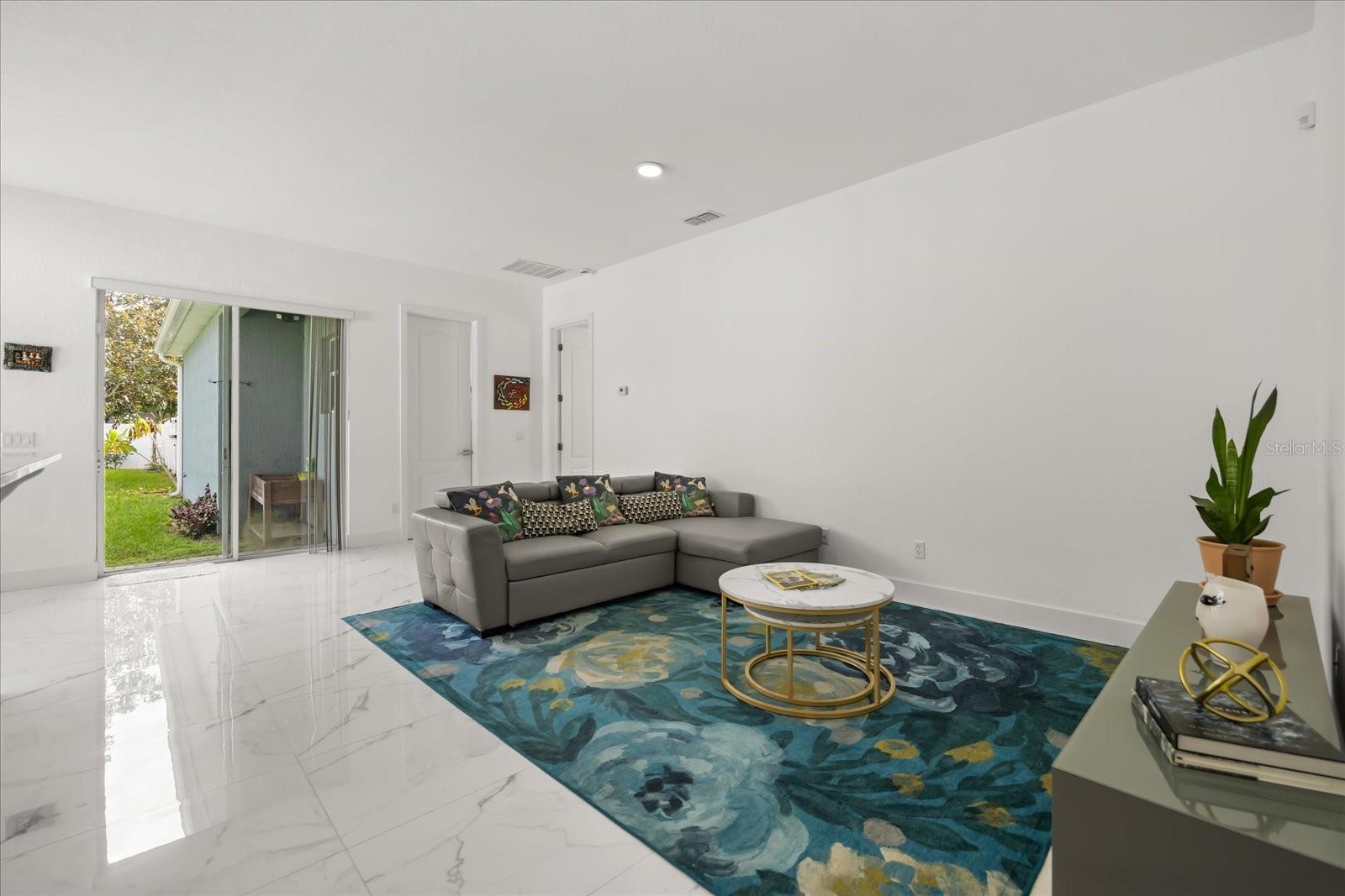 PRESTON SQUARE - Residential